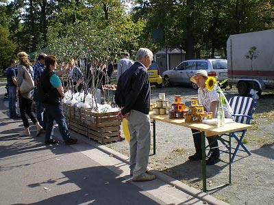 ... Obstbume zum Mitnehmen, Honig von der Streuobstwiese, ...