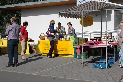 Wir hatten unsere Stnde mit Infos, Saft, Fruchtaufstrichen ...