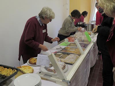 Leckere Kuchen und Suppen fr das leibliche Wohl