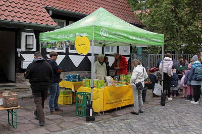 ASt-Stand mit Saftausschank